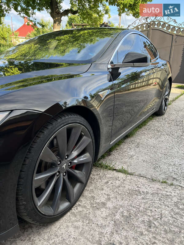 Ліфтбек Tesla Model S 2015 в Обухові