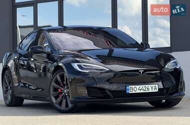 Лифтбек Tesla Model S 2019 в 
