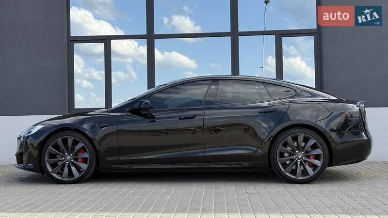 Лифтбек Tesla Model S 2019 в Тернополе