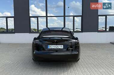 Лифтбек Tesla Model S 2019 в 
