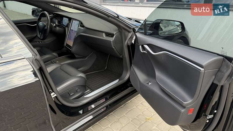 Лифтбек Tesla Model S 2019 в Тернополе