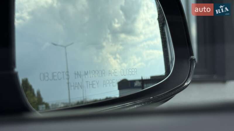 Лифтбек Tesla Model S 2019 в Тернополе