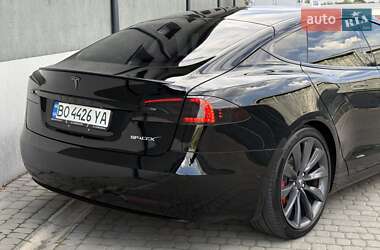 Лифтбек Tesla Model S 2019 в 