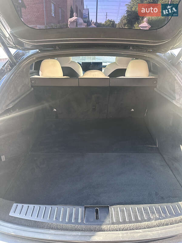 Лифтбек Tesla Model S 2022 в Тернополе