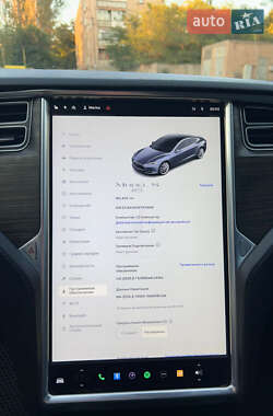 Лифтбек Tesla Model S 2015 в 