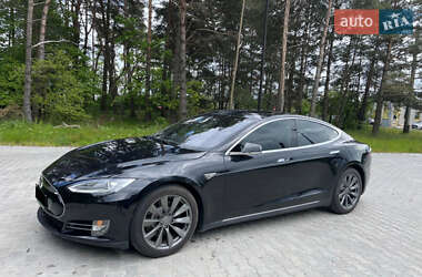 Лифтбек Tesla Model S 2015 в 