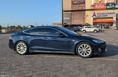 Лифтбек Tesla Model S 2013 в 