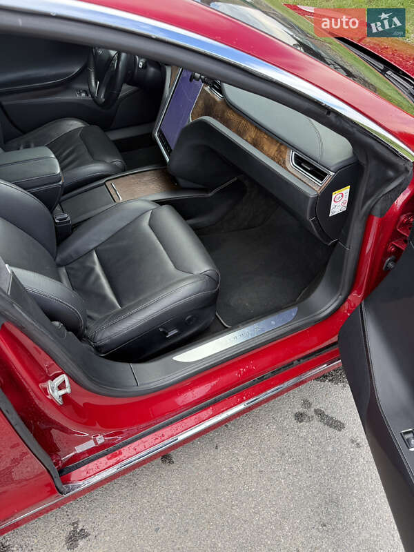 Лифтбек Tesla Model S 2018 в Ивано-Франковске