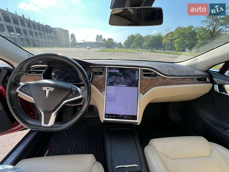 Лифтбек Tesla Model S 2017 в Тернополе