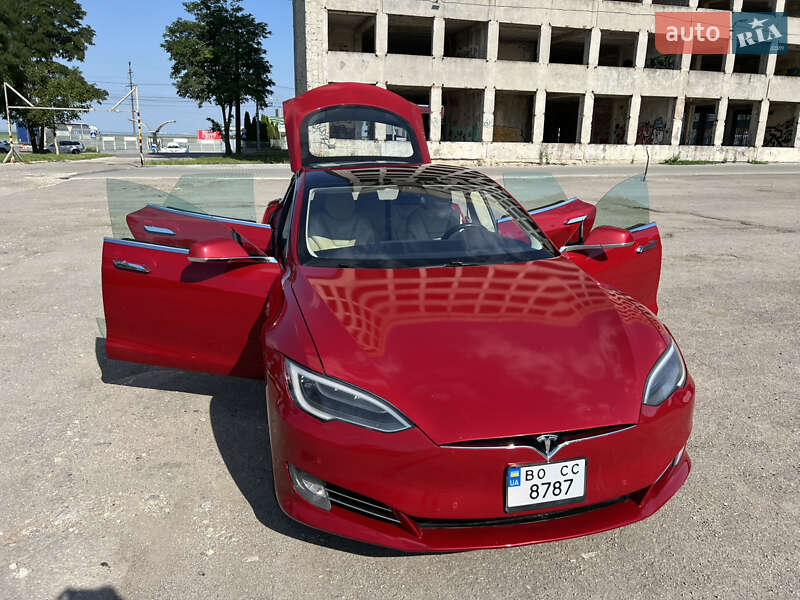 Лифтбек Tesla Model S 2017 в Тернополе