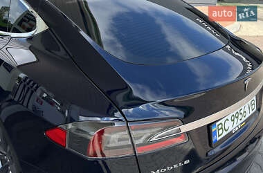 Лифтбек Tesla Model S 2014 в 