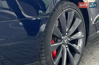 Лифтбек Tesla Model S 2014 в 