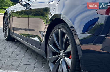 Лифтбек Tesla Model S 2014 в 