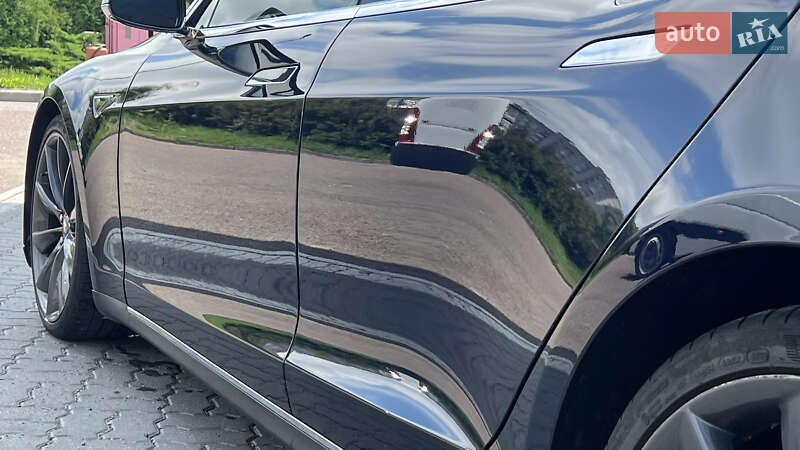 Лифтбек Tesla Model S 2014 в Дрогобыче