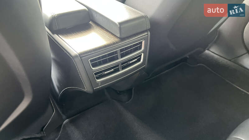 Лифтбек Tesla Model S 2014 в Дрогобыче фото 62 Лифтбек Tesla Model S 2014 в Дрогобыче