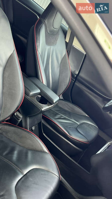 Лифтбек Tesla Model S 2014 в Дрогобыче