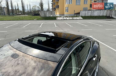 Лифтбек Tesla Model S 2014 в 