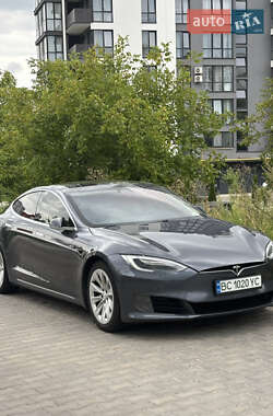 Ліфтбек Tesla Model S 2017 в Львові