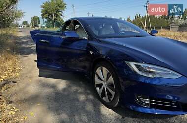 Лифтбек Tesla Model S 2020 в 