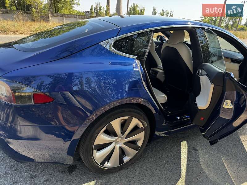 Лифтбек Tesla Model S 2020 в Белгороде-Днестровском