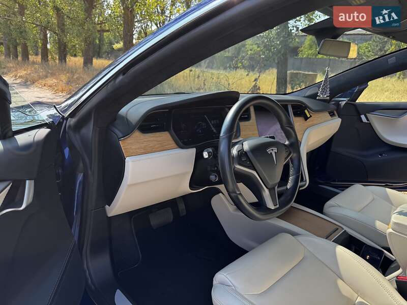 Лифтбек Tesla Model S 2020 в Белгороде-Днестровском