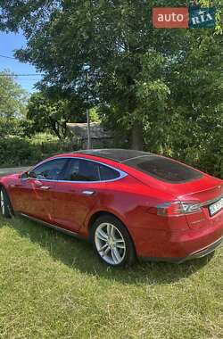 Лифтбек Tesla Model S 2015 в 