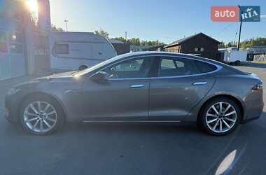 Лифтбек Tesla Model S 2015 в 