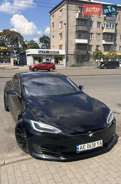 Лифтбек Tesla Model S 2017 в Павлограде