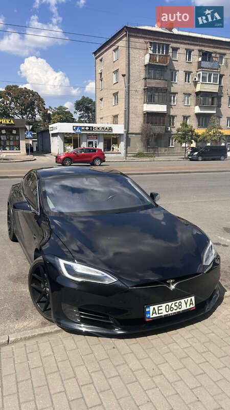 Tesla Model S 2017