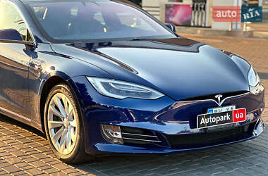 Лифтбек Tesla Model S 2019 в 