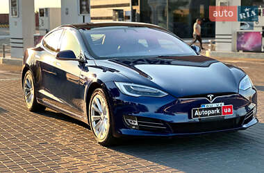 Лифтбек Tesla Model S 2019 в 