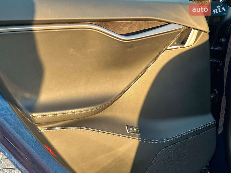 Лифтбек Tesla Model S 2019 в Одессе