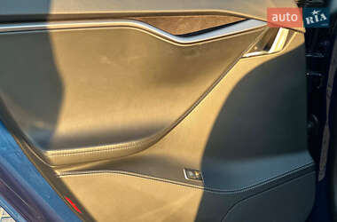Лифтбек Tesla Model S 2019 в 