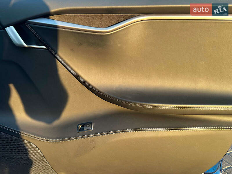 Лифтбек Tesla Model S 2019 в Одессе