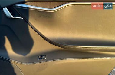 Лифтбек Tesla Model S 2019 в 