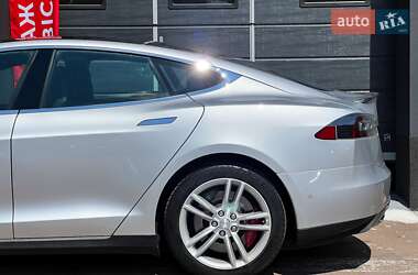Лифтбек Tesla Model S 2015 в 