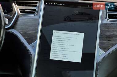 Лифтбек Tesla Model S 2015 в 