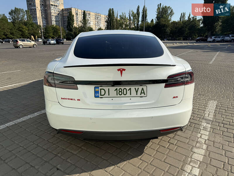 Ліфтбек Tesla Model S 2015 в Одесі