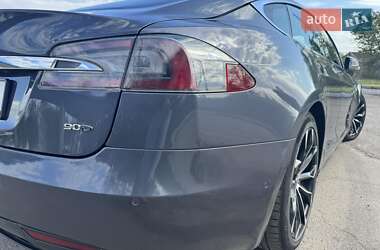 Лифтбек Tesla Model S 2016 в Каменском