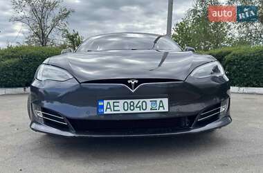 Лифтбек Tesla Model S 2016 в Каменском