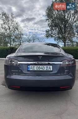 Лифтбек Tesla Model S 2016 в Каменском