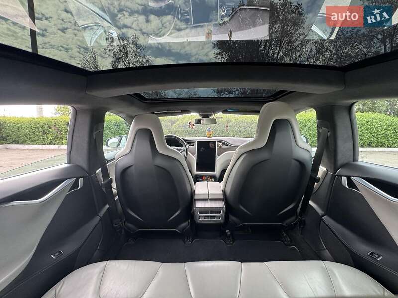 Ліфтбек Tesla Model S 2016 в Кам'янському фото 30 Ліфтбек Tesla Model S 2016 в Кам'янському