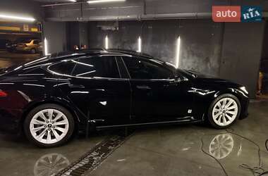 Лифтбек Tesla Model S 2016 в 