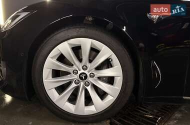 Лифтбек Tesla Model S 2016 в 