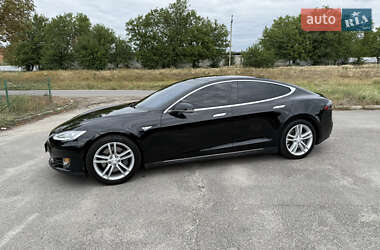 Лифтбек Tesla Model S 2013 в 