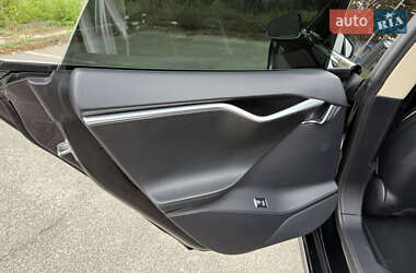 Лифтбек Tesla Model S 2013 в 