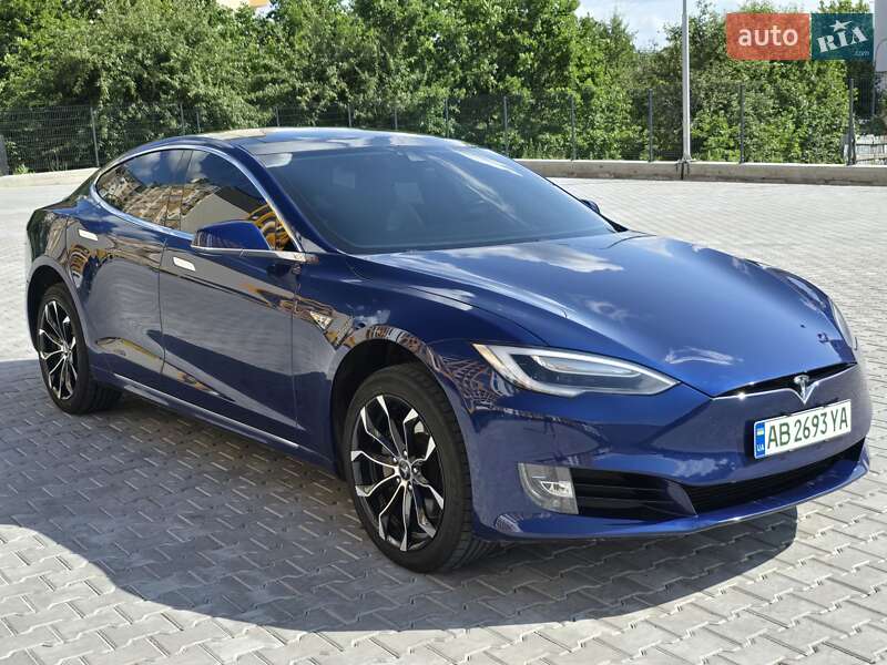 Лифтбек Tesla Model S 2016 в Николаеве