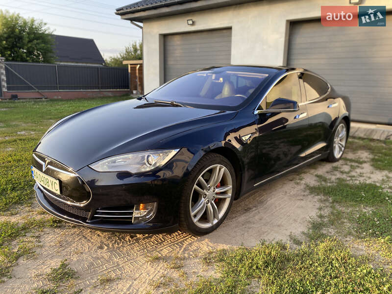 Tesla Model S 2013