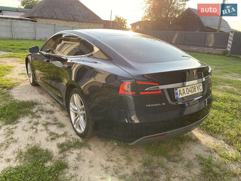 Лифтбек Tesla Model S 2013 в Киеве фото 7 Лифтбек Tesla Model S 2013 в Киеве