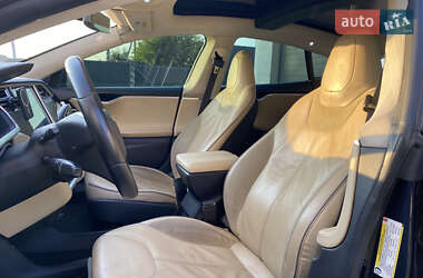 Лифтбек Tesla Model S 2013 в 